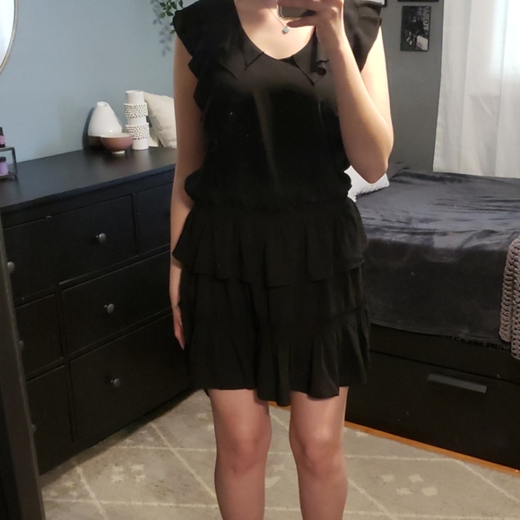 Banana Republic Casual Ruffled Dress - Picture 3 of 8